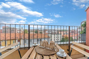 AR 73 Loreto 2 Minutes from the METRO